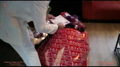 Мамо, го добив мојот божиќен подарок влакнеста русокоса мамичка кучка со голем задник луда по кур